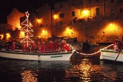 Fede e tradizione in "Babbo Natale vien dal mare"