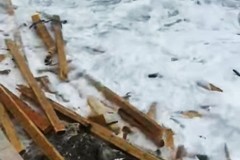 Piattaforma devastata dal maltempo: è polemica a Giovinazzo - VIDEO