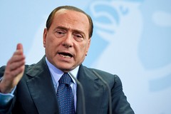 Berlusconi telefona ai giovani di "Everest 2015"