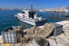 La Capitaneria rinviene reti da pesca illegali nel porto di Giovinazzo