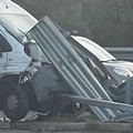 Furgone contro guard rail: incidente sulla ss 16 bis a Giovinazzo