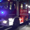 Fiamme dalla cucina, scoppia l'incendio: soccorsa una donna