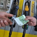 Carburante, prezzi alle stelle: come risparmiare con i consigli di SOStariffe.it