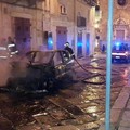 Incendio di sabato sera: brucia una Mercedes