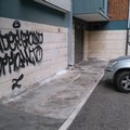 I vandali dello spray colpiscono di notte