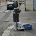 Rifiuti Giovinazzo, ancora preso di mira il cestino tra via Papa Giovanni XXIII e via Magenta