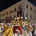 L'Addolorata di nuovo per le strade di Giovinazzo (LE FOTO)