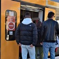 Treni regionali stracolmi, monta la protesta dei giovinazzesi