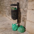 Rifiuti domestici nei cestini: una piaga senza fine a Giovinazzo