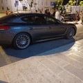 L' "altro " sabato sera di Giovinazzo: con la Porsche sullo stallo comunale
