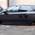 Rubati gli pneumatici ad una Peugeot 308