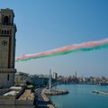 Emiliano saluta le Frecce Tricolori e dà appuntamento a Giovinazzo