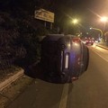 Incidente sulla litoranea per Bari, auto si capovolge su un lato