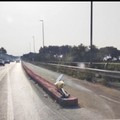 Ciclovia Giovinazzo-Molfetta, abbattuto un altro palo della segnaletica verticale