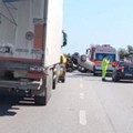 Auto si ribalta sulla SS16 tra Molfetta e Giovinazzo, traffico bloccato