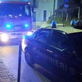 Fiamme all'esterno del bar, l'incendio è doloso: via alle indagini