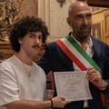 Il regista giovinazzese Andrea Defronzo premiato dal sindaco di Bari per  "Il Silenzio Dopo "