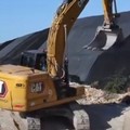 Discarica San Pietro Pago: partiti i lavori per la vasca perimetrale - VIDEO