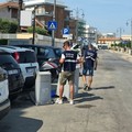 Sversavano rifiuti liquidi sul lungomare Marina Italiana, due denunciati