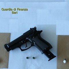 Spari con la pistola a salve: denunciato un 26enne