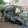 Cannibalizzate e bruciate, carcasse di auto scoperte a Giovinazzo