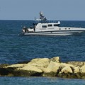 Cittadina francese in difficoltà al largo di Giovinazzo: soccorsa dalla Guardia di Finanza