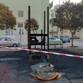 Fiamme in piazzetta Iacobellis: distrutta l’area giochi per bambini