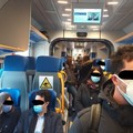 Ammassati nel regionale da Giovinazzo: la rabbia dei passeggeri
