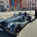  "Amati ", mille rose e una splendente Plus Four della Morgan Motor per San Valentino a Bari