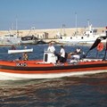 Pericolo in mare, due uomini soccorsi dalla Guardia Costiera