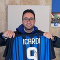 Vince la maglia di Icardi e la mette all'asta per Lisa