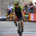 Simon Yates positivo al Covid. Il ciclista abbandona il Giro d'Italia