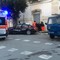 Caccia a un'auto, Carabinieri si schiantano in pieno centro. Feriti due militari
