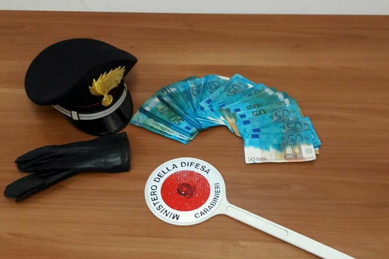 Le banconote macchiate sequestrate dai Carabinieri