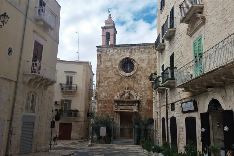 Piazza Costantinopoli. <span>Foto Gianluca Battista</span>