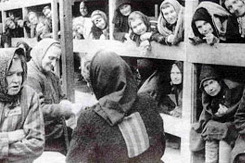 Donne ebree in un lager