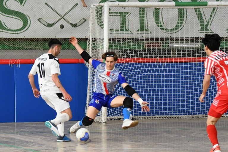 Quarti play-off andata, il Defender Giovinazzo C5 batte il Sulmona 2-1