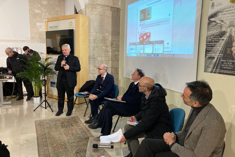 Cornacchia alla presentazione del libro