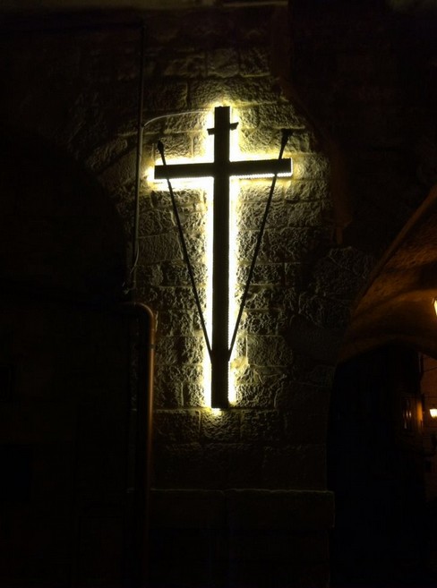 La grande croce dell'Arciconfraternita del Carmine. <span>Foto Saverio Amorisco</span>