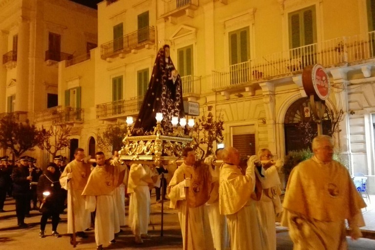 Il passaggio in piazza Vittorio Emanuele II. <span>Foto Giuseppe Dalbis</span>