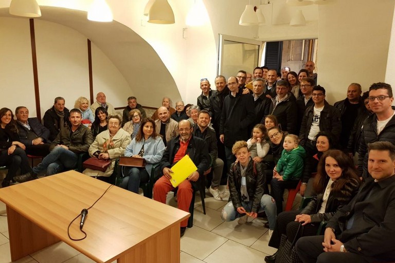 Foto di gruppo nella nuova sede