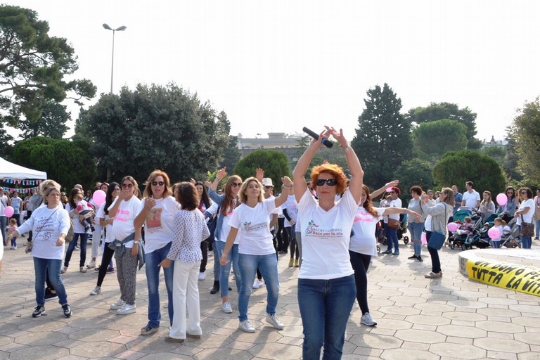 Il flash-mob in Villa Comunale. <span>Foto Donatella Di Turi</span>