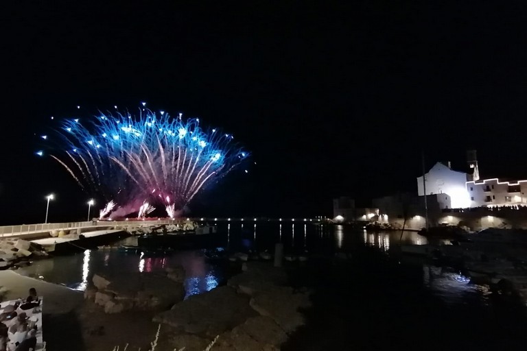 Fuochi d'artificio a Levante. <span>Foto Giuseppe Dalbis</span>