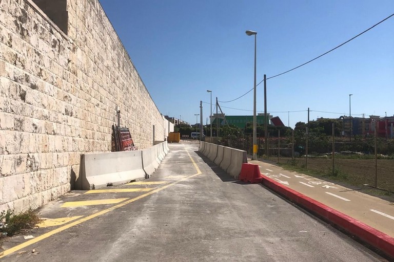 Riaperto transito auto alle spalle del cimitero
