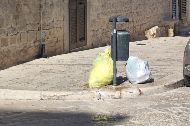 Abbandono rifiuti. <span>Foto Nicola Miccione</span>