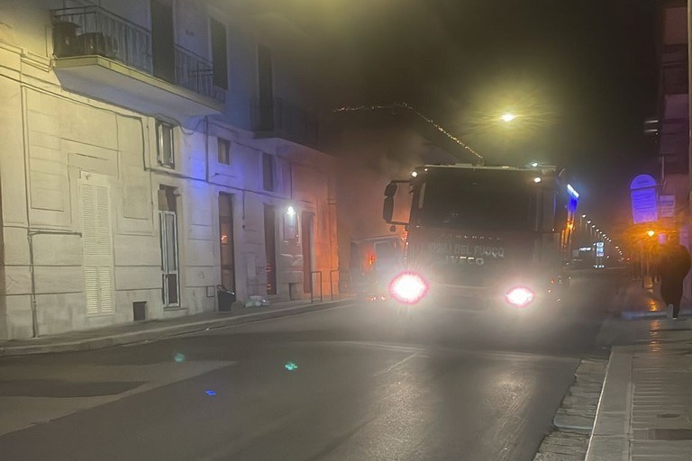 L'incendio avvenuto in via Molfetta