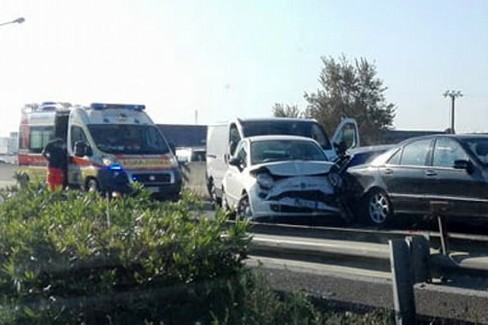 L'incidente lungo la strada statale 16 bis