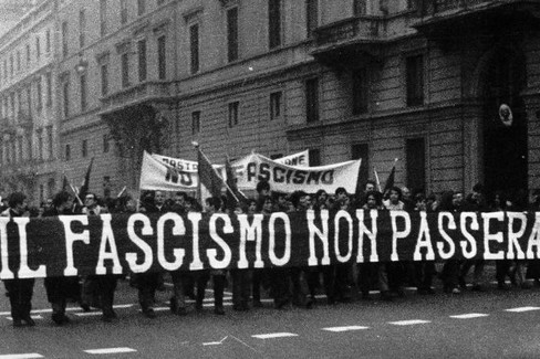 Manifestazione antifascista negli anni '70