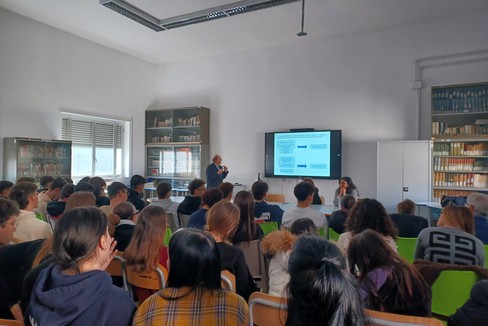 Donazione organi, la ASL Bari incontra gli studenti dello "Spinelli"