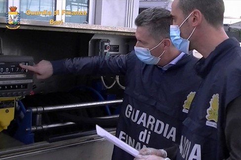 Sequestrati 30mila litri di gasolio di contrabbando a Giovinazzo